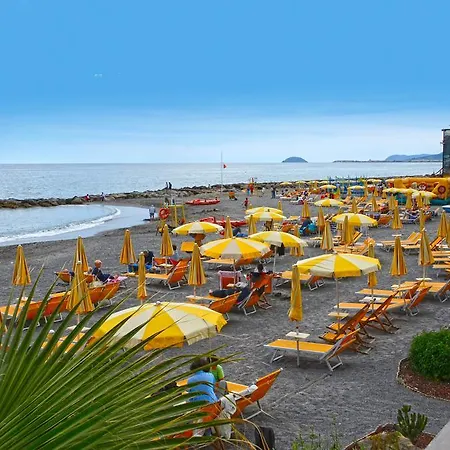 Lido Mazzini 2* Loano